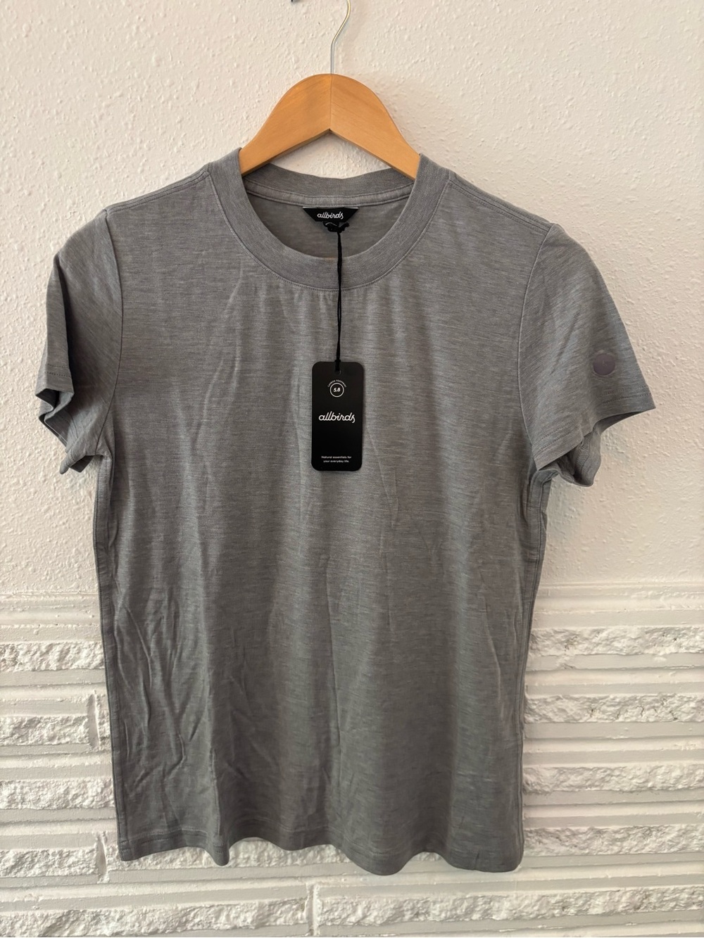 Allbirds women’s T-shirt, size medium, new with tag